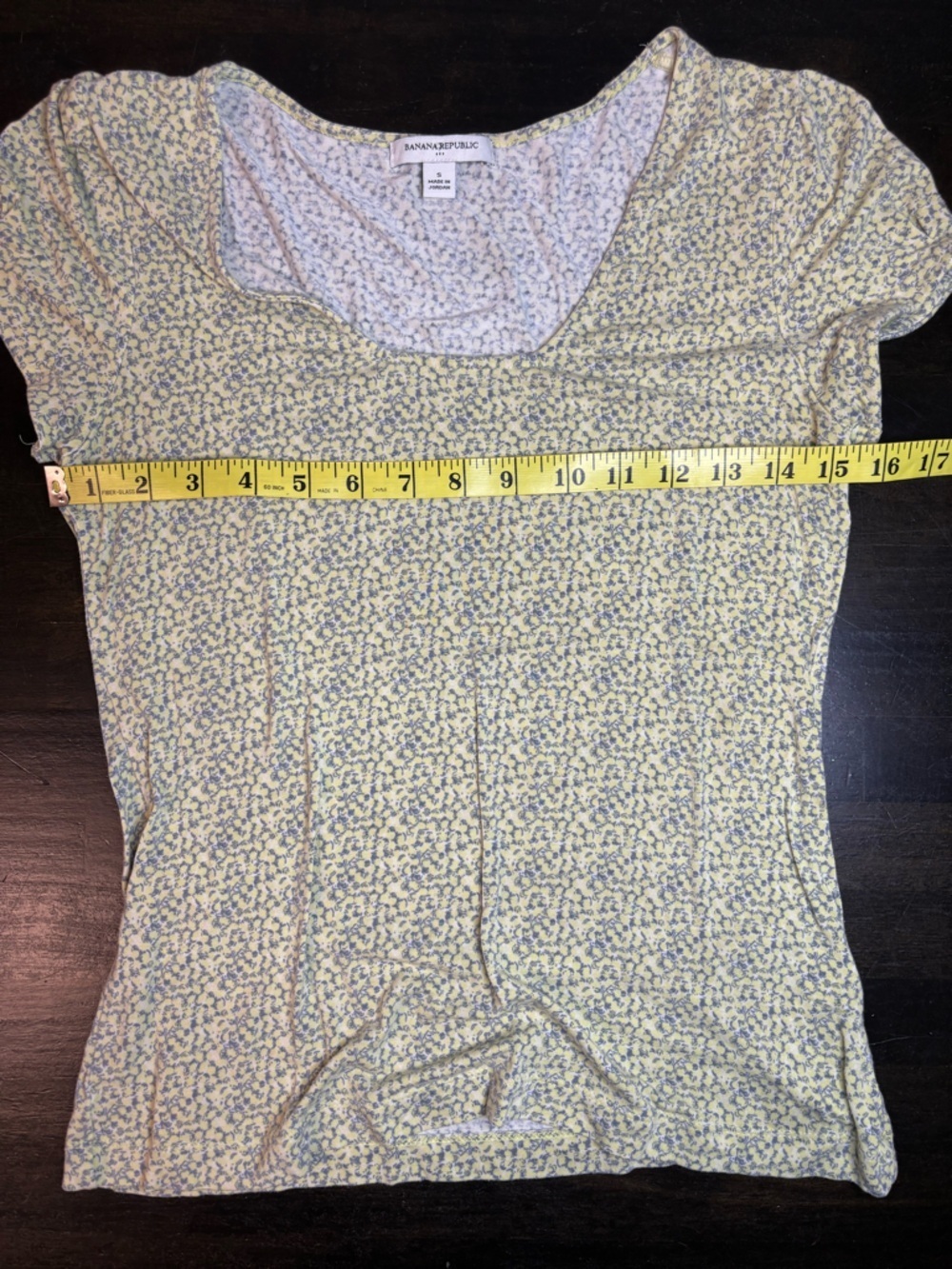 Banana republic printed tee size small